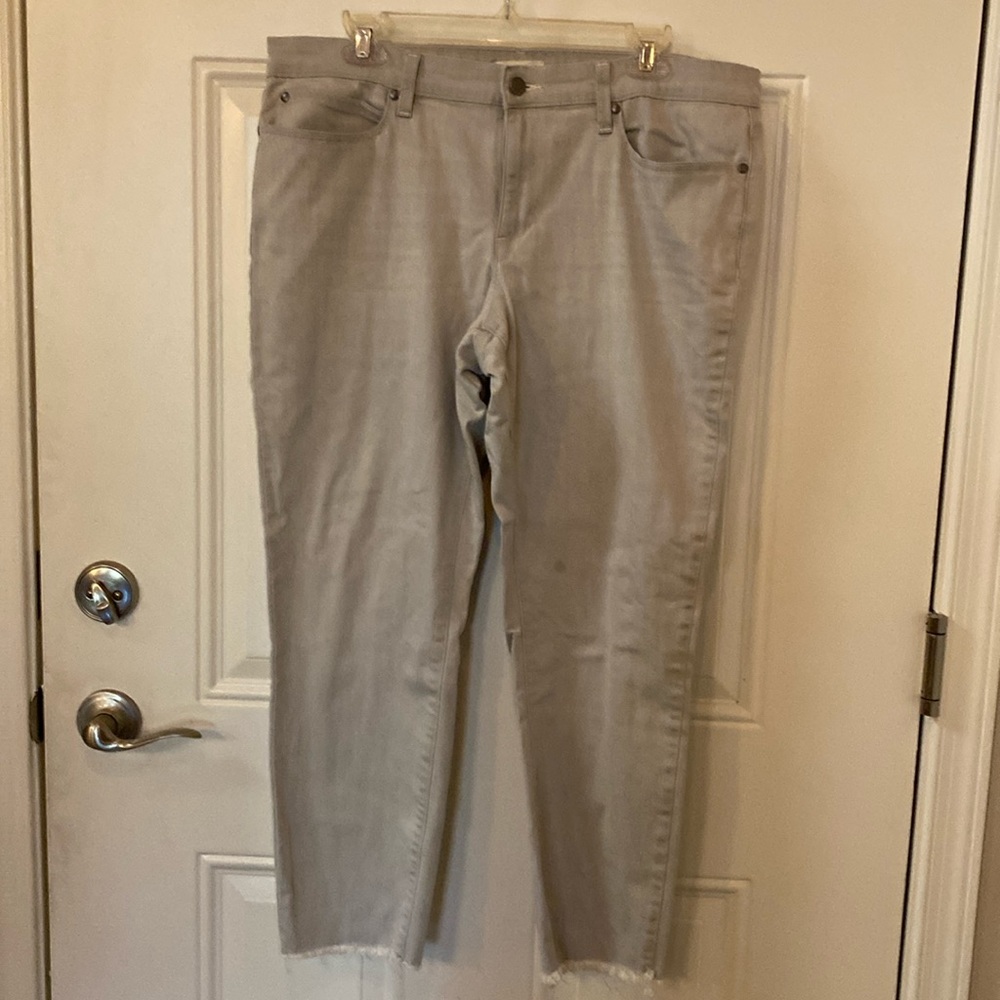 EUC Eileen Fisher Cream/Ivory Colored Jeans, Size 16, Waist flat-19”,Inseam-26”